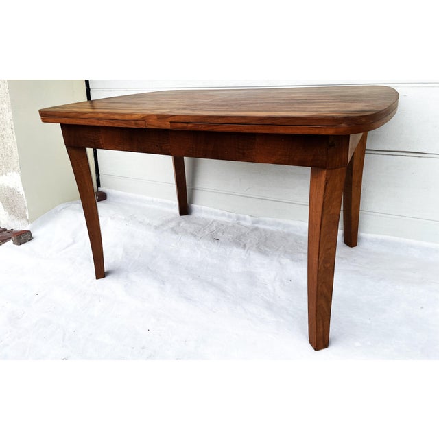 Art Deco Extendable Table in Figured Walnut, 1920s For Sale - Image 13 of 18