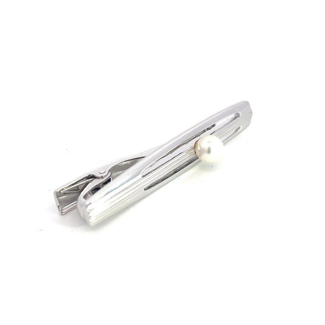 Mikimoto Estate Akoya Pearl Tie Bar Sterling Silver 6.35 mm M386 This elegant Authentic Mikimoto Estate Akoya pearl tie...