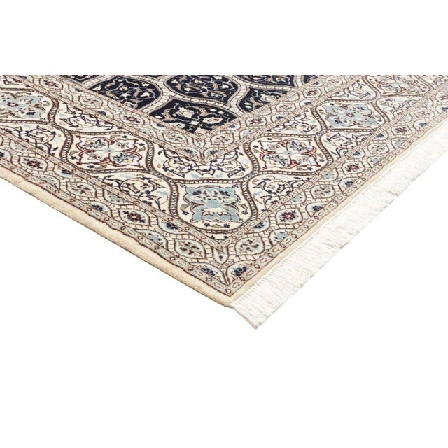 Middle Eastern Rug in Virgin Wool For Sale - Image 5 of 11