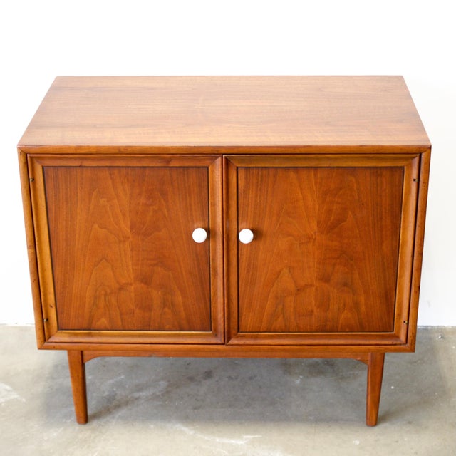 Dimensions: 36" L x 20" D x 31" H Origin: Drexel, Pennsylvania Designer: Kipp Stewart & Stewart MacDougall Manufacturer:...