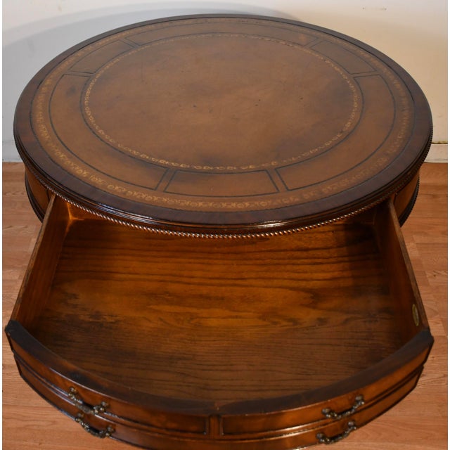 1900s Vanleigh Co. Ny English Chippendale Mahogany & Leather Top Round Center Table / Hall Table For Sale - Image 9 of 17