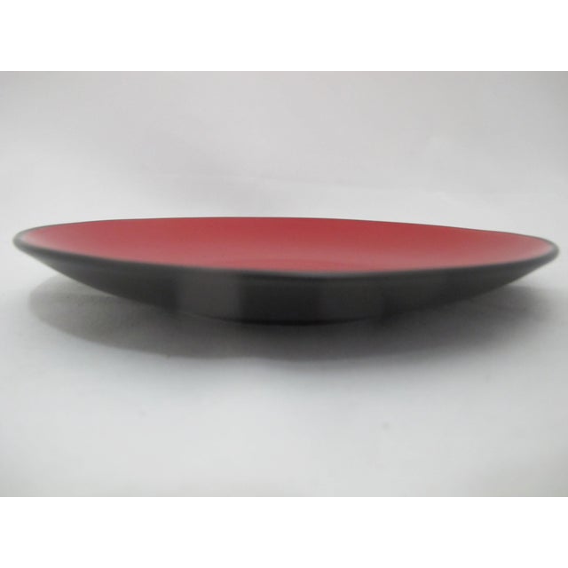 Modern Mid 20th Century Gumps Worldview Sleek Red & Black Pottery 8 3/8" Salad Plate Set of 4 For Sale - Image 3 of 4