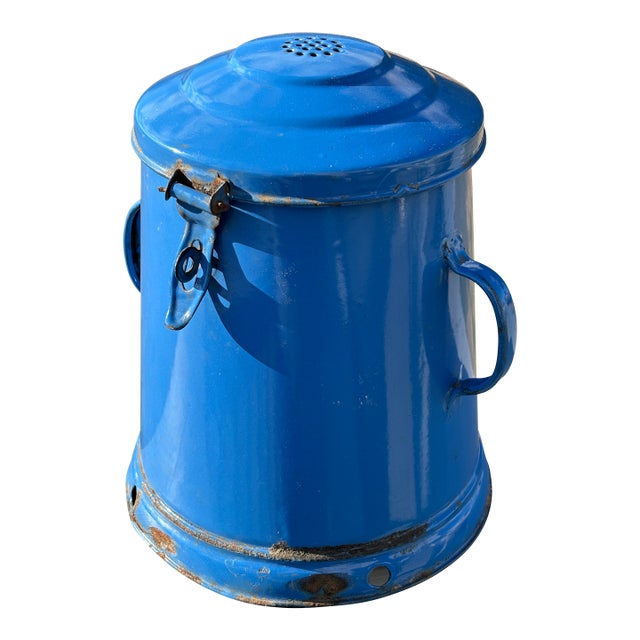 Early 20th Century European Enamelware 5 Liter / 3.2 Gallon Lidded Bucket - Fjord Blue For Sale