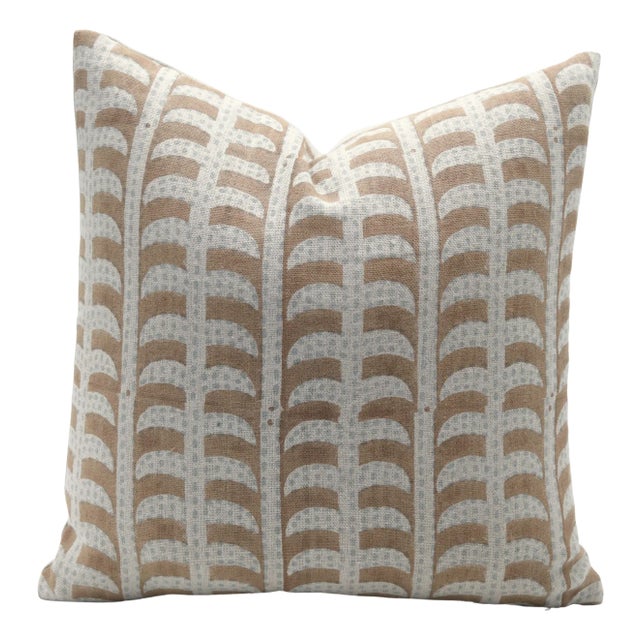 Hand Block Printed Thick Linen Designer Pillow Cover 26x26 Inch- Garud For Sale