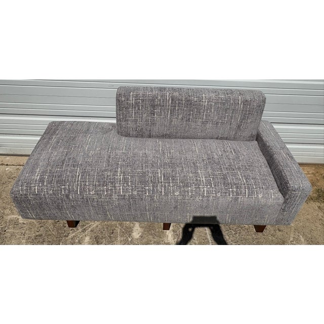 20th Century Newly Upholstered Italian Chaise Long For Sale - Image 4 of 10