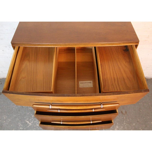 Brown Mid 20th Century Walnut Dresser by T. H. Robsjohn-Gibbings for Widdicomb For Sale - Image 8 of 18