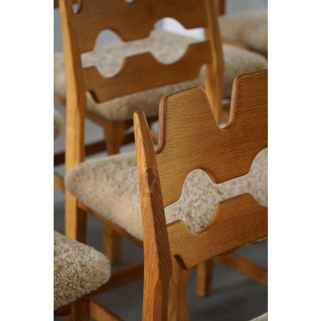 Gold Razorblade Chairs in Oak and Lambswool attributed to Henning Kjærnulf, 1960s, Set of 10 For Sale - Image 8 of 18