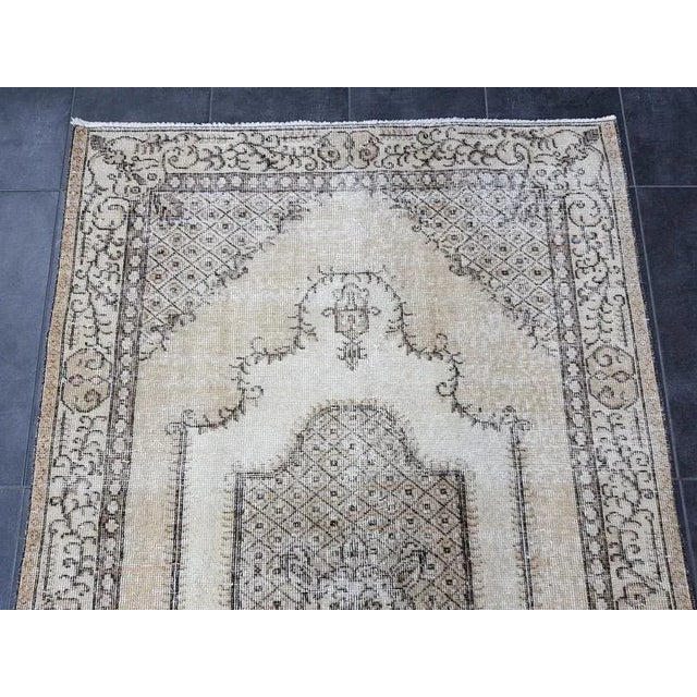 1960s Vintage Floral Bohemian Wool Rug- 3′11″ × 5′4″ For Sale - Image 4 of 11