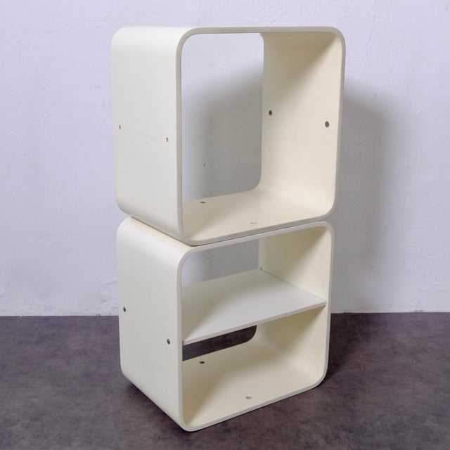 Modern Modular Bookcases in Lacquered Wood attributed to Carlo De Carli for Fiarm, 1970s, Set of 2 For Sale - Image 3 of 17