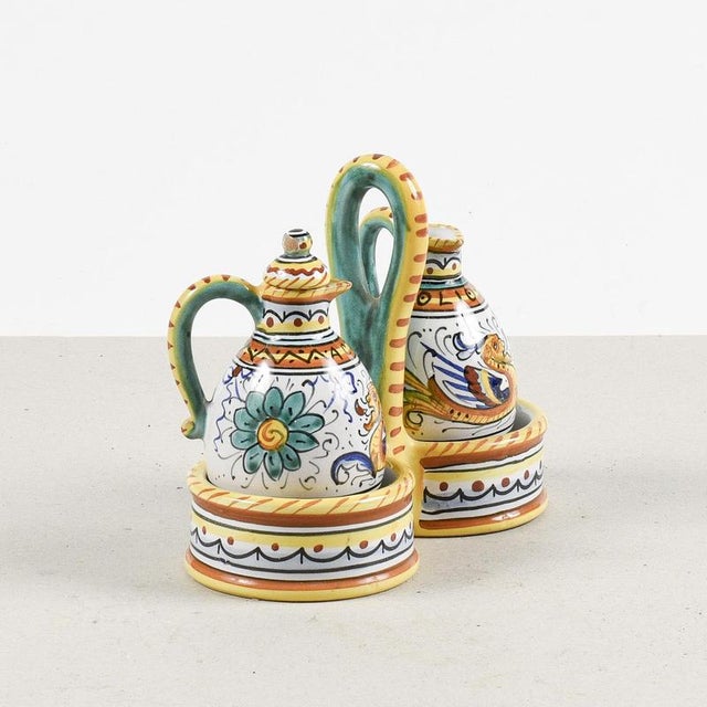 Oil and Vinegar Set in Hand-Painted Terracotta from Assisi Deruta For Sale - Image 4 of 9