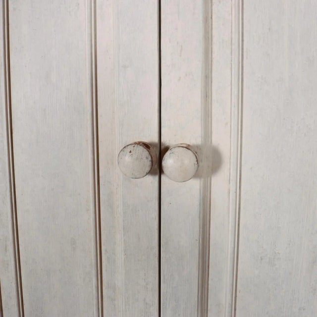 English Painted Linen Cupboard, 1890s For Sale - Image 6 of 8