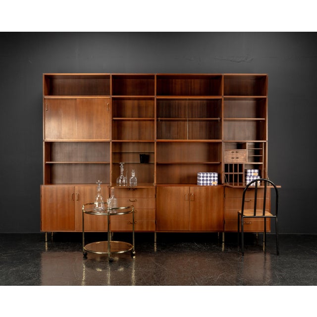 This modular study by Erwin Behr combines thoughtful functionality with timeless design. Inspired by the style of Dutch...