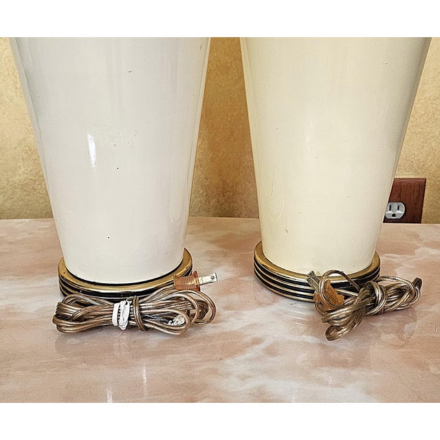 Pair of Vintage Ethan Allen Cream & Brass Table Lamps With Shades For Sale - Image 10 of 18