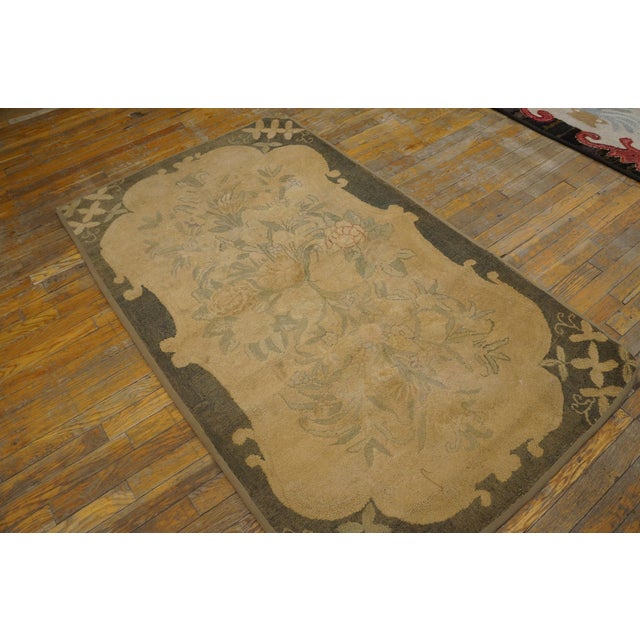 1940s Tan Camel Medallion Folk Art Antique American Hooked Rug 3'4" X 5'7" Handknotted Wool Carpet For Sale - Image 11 of 11