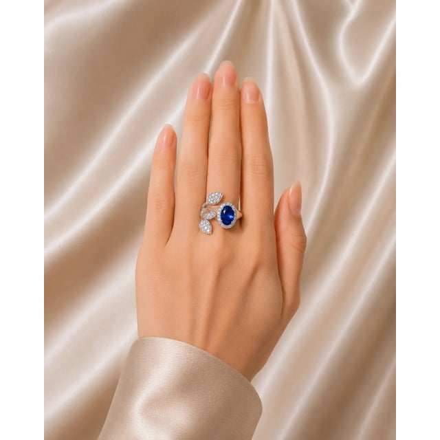 Art Deco 1970s 18K White Gold Designer Sapphire Diamond Wire Leaf Filigree Band Ring, Size 7.5 For Sale - Image 3 of 3