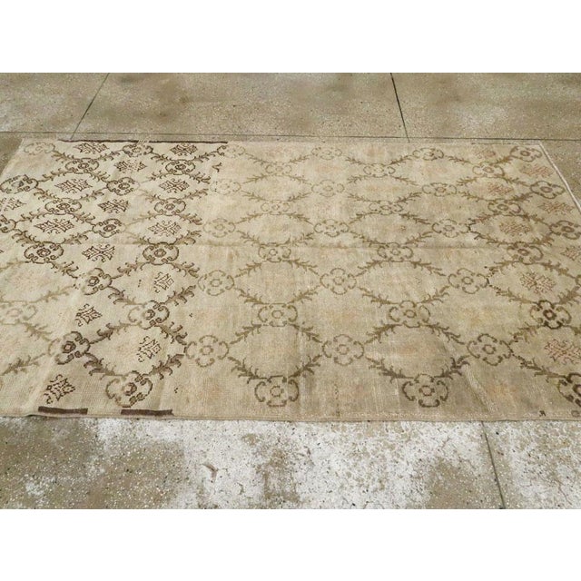 Textile Galerie Shabab Collection Mid-20th Century Turkish Anatolian Accent Rug For Sale - Image 7 of 10