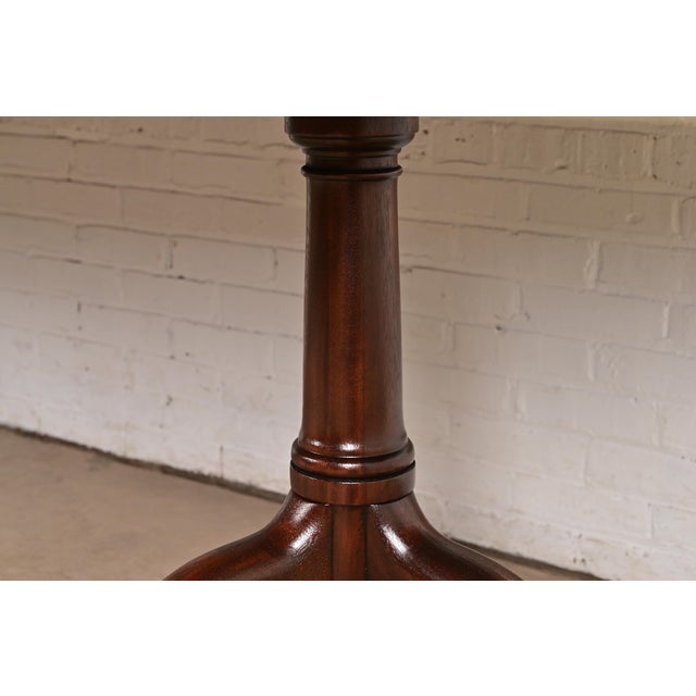 Henkel Harris Georgian Solid Mahogany Double Pedestal Extension Dining Table, Newly Refinished For Sale - Image 11 of 15