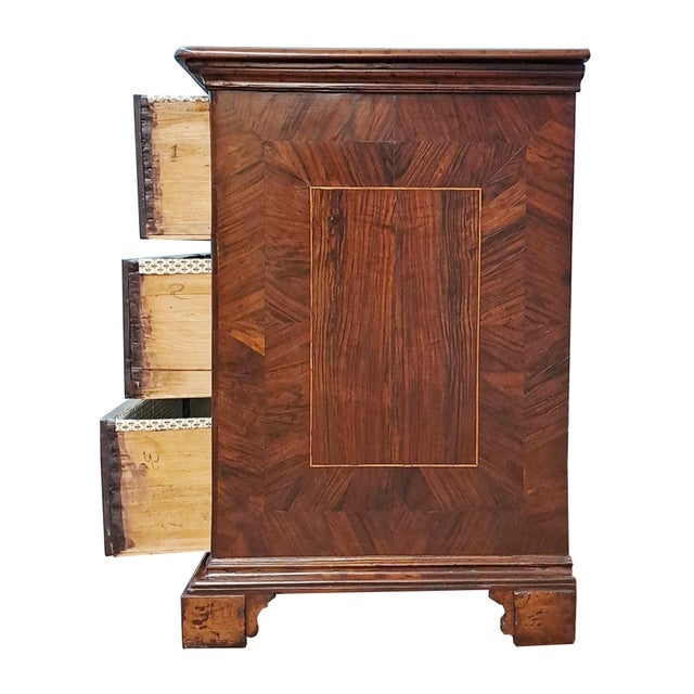 Walnut Chest of Drawers, Modena, Italy, 17th Century For Sale - Image 5 of 11