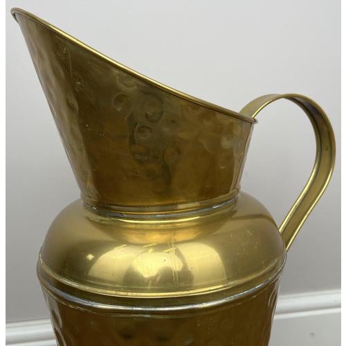 Metal Vintage Umbrella Stand in Hammered Brass For Sale - Image 7 of 16