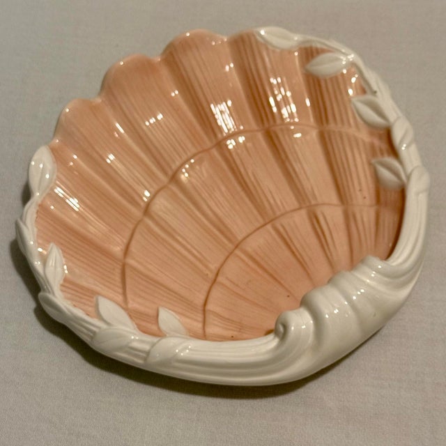 Hollywood Regency 1980’s Regency Fitz & Floyd Pink Ceramic Shell Vide-Poche Catchall For Sale - Image 3 of 12