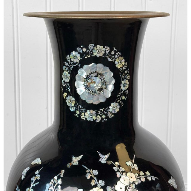 1970s Vintage 28" Chinese Black Enamel Mother of Pearl Peacock Floor Vase For Sale - Image 5 of 9