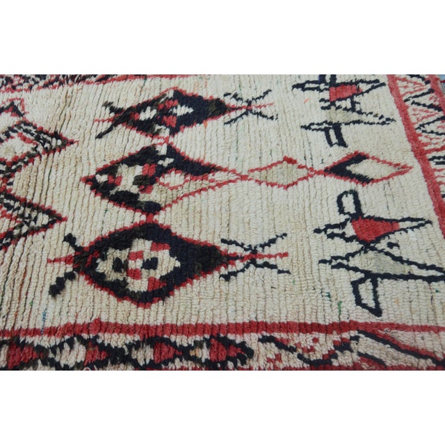Mid 20th Century Vintage Moroccan Rug - 3'3" X 7'8" For Sale In New York - Image 6 of 8