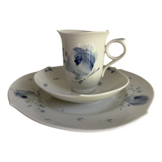 Form Wellenspiel Blue Flower Coffee Cup with Saucer and Plate from Meissen, 1990s, Set of 3 For Sale