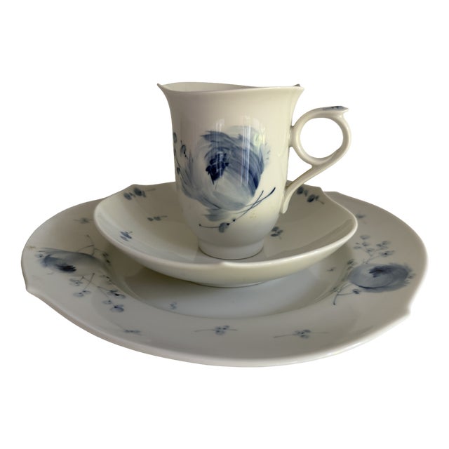 Form Wellenspiel Blue Flower Coffee Cup with Saucer and Plate from Meissen, 1990s, Set of 3 For Sale