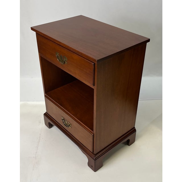 Brown Vintage Chippendale Style Mahogany Open Cubby Nightstands - A Pair For Sale - Image 8 of 16