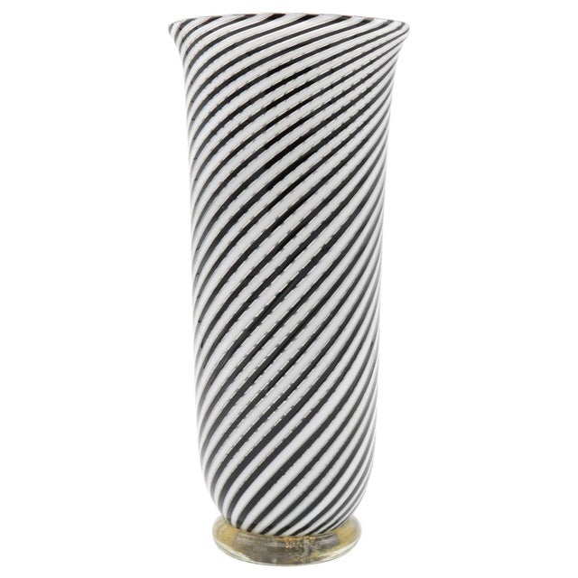 1950s Mezza Filigrana' Murano Glass Vase by Dino Martens For Sale In New York - Image 6 of 8