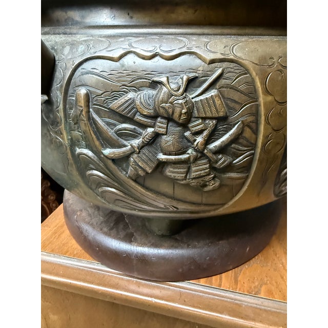 Early 20th Century Early 20th Century Japanese Cast Bronze Jardinière With Raised Samurai Warrior and Natural Scenes For Sale - Image 5 of 9