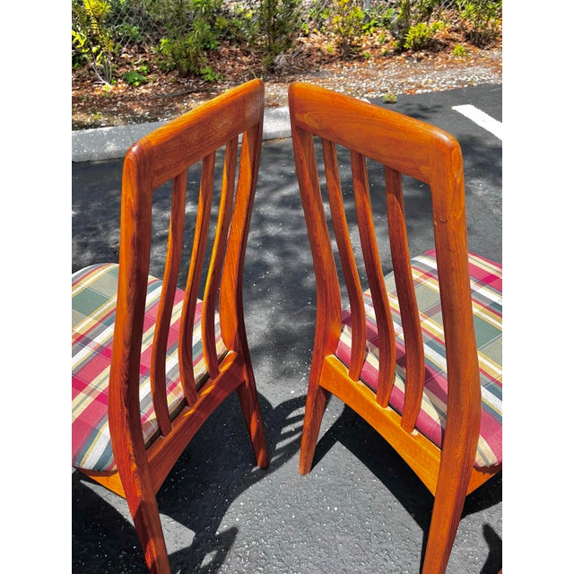 Mid Century Modern Dining Chairs | Benny Linden Style Set of Six With Armchairs For Sale - Image 9 of 12