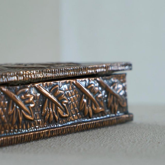 Metal Decorative Art Deco Box in Hand Hammered Copper, 1930s For Sale - Image 7 of 12