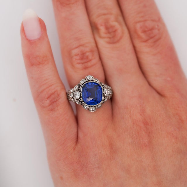 Blue 1930s 4.02 Carat No Heat Ceylon Sapphire in Platinum Art Deco Ring, Size 6 For Sale - Image 8 of 15