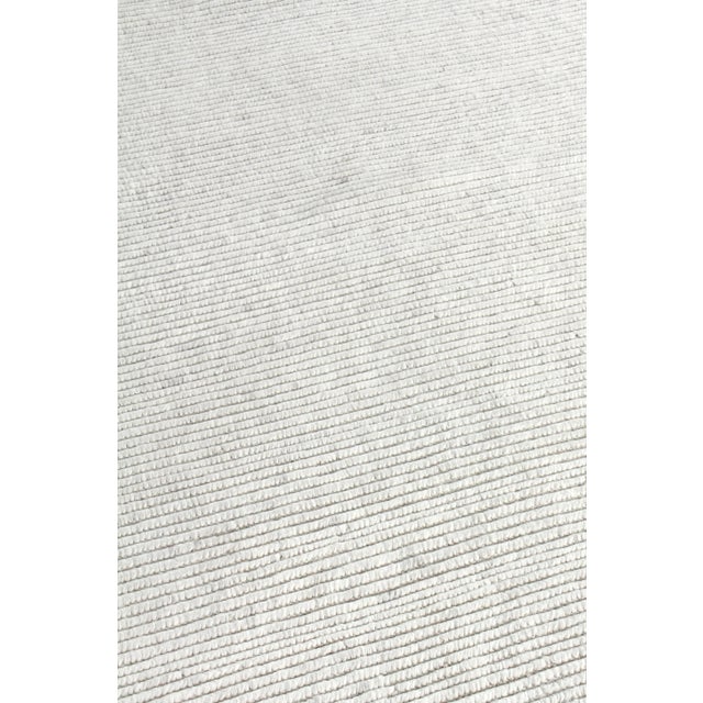 Exquisite Rugs Hamilton Hand Knotted Wool White & Ivory - 8'x10' For Sale In Los Angeles - Image 6 of 9