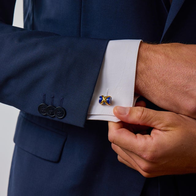 1980s 1980s Pair of Tiffany & Co. Schlumberger 18k Yellow Gold Enamel Cufflinks For Sale - Image 5 of 7
