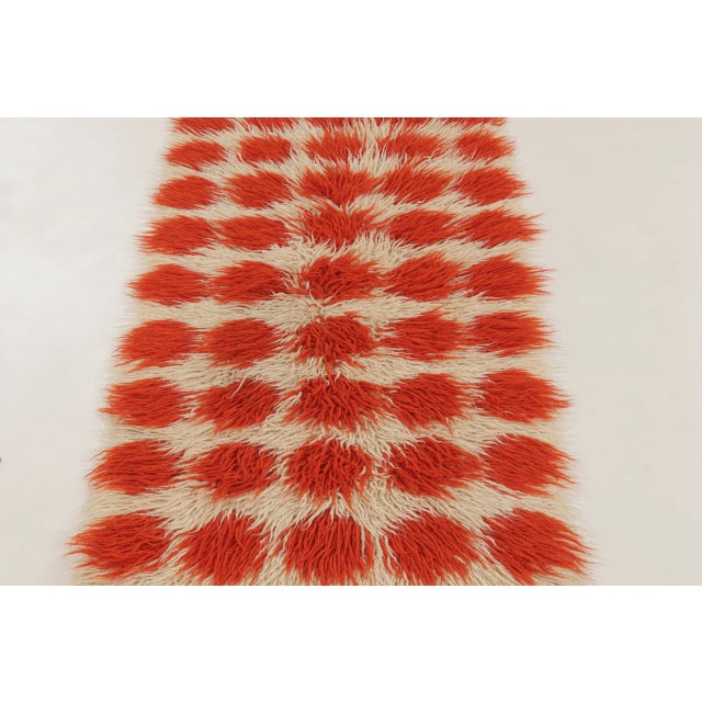 Traditional Vintage Turkish Tulu Shag Runner in Ivory and Orange - Rug & Kilim For Sale - Image 3 of 10