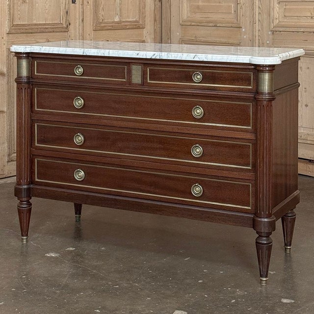 French Louis XVI Mahogany Commode With Carrara Marble Top For Sale - Image 4 of 17