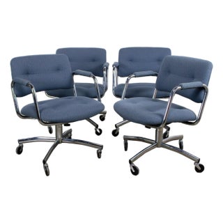 Late 20th Century Modern Set of 4 Steelcase Swivel Dining or Game Chairs 4 Prong Chrome Bases W/Casters For Sale