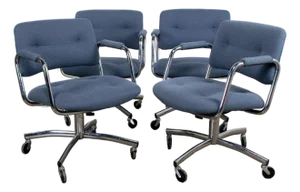 Late 20th Century Modern Set of 4 Steelcase Swivel Dining or Game Chairs 4 Prong Chrome Bases W/Casters