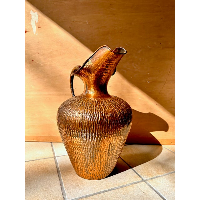 Large Jug Vase in Embossed Copper attributed to Egidio Casagrande, Italy, 1950s For Sale - Image 4 of 15
