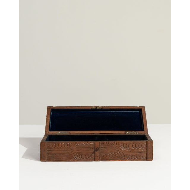 Early 20th Century Switzerland Black Forest Brown Wood Box For Sale - Image 11 of 18