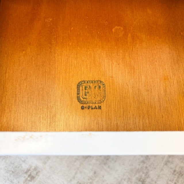 China White Chest of Drawers from G-Plan, 1950s For Sale - Image 11 of 13