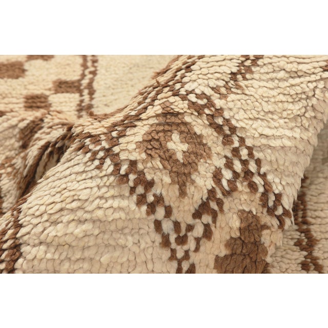 Vintage Azilal Moroccan Rug, 03'00 X 07'09 For Sale In Dallas - Image 6 of 10
