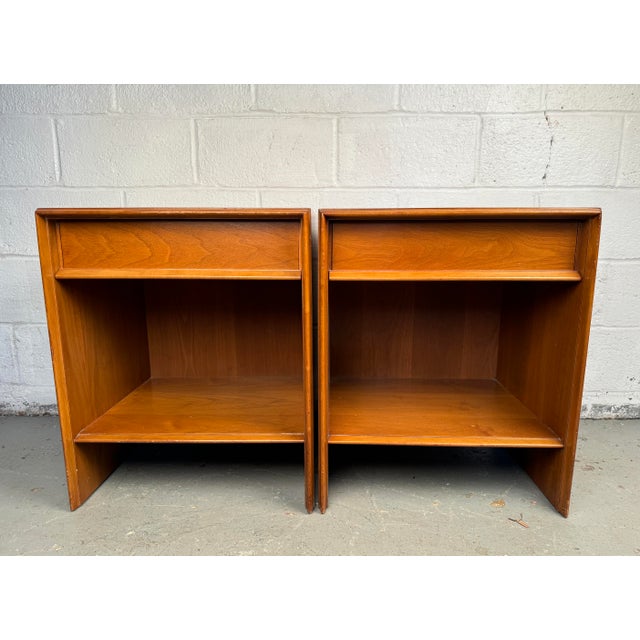 Mid 20th Century Pair of T. H. Robsjohn-Gibbings for Widdicomb Walnut Nightstands For Sale - Image 5 of 12