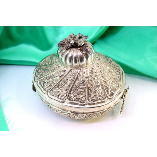 Metal Silver Bonbon Box with Embossed Floral Motifs and Dove-Shaped Knob on the Hinged Lid and Two Handles For Sale - Image 7 of 8