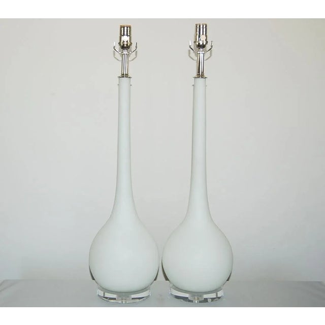 Archimede Seguso Vintage Murano Glass Long Neck Table Lamps in White Satin For Sale - Image 4 of 9