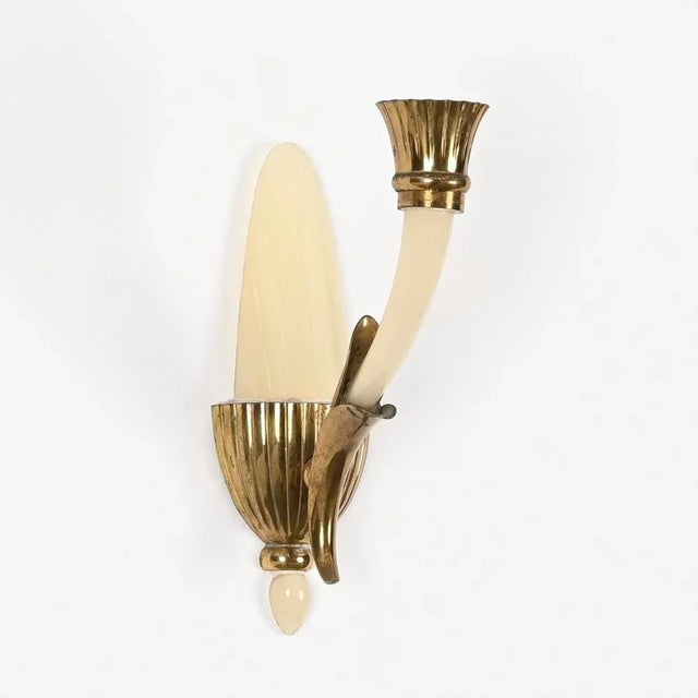 Italian Sconces in Ivory Murano Glass and Brass by Ulrich, Italy, 1940s, Set of 2 For Sale - Image 4 of 12