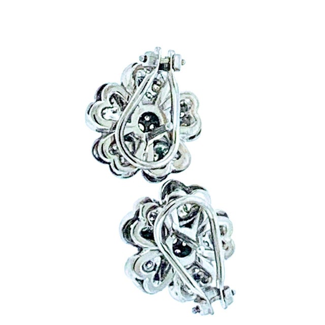 1.8 Carat Diamond Flower/Cluster Stud Earring 18 Karat White Gold, A Pair For Sale - Image 4 of 18