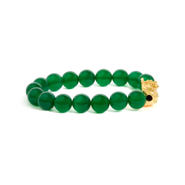Contemporary 18K Yellow Gold Green Agate Beaded Bracelet with Dragon Charm For Sale - Image 3 of 4